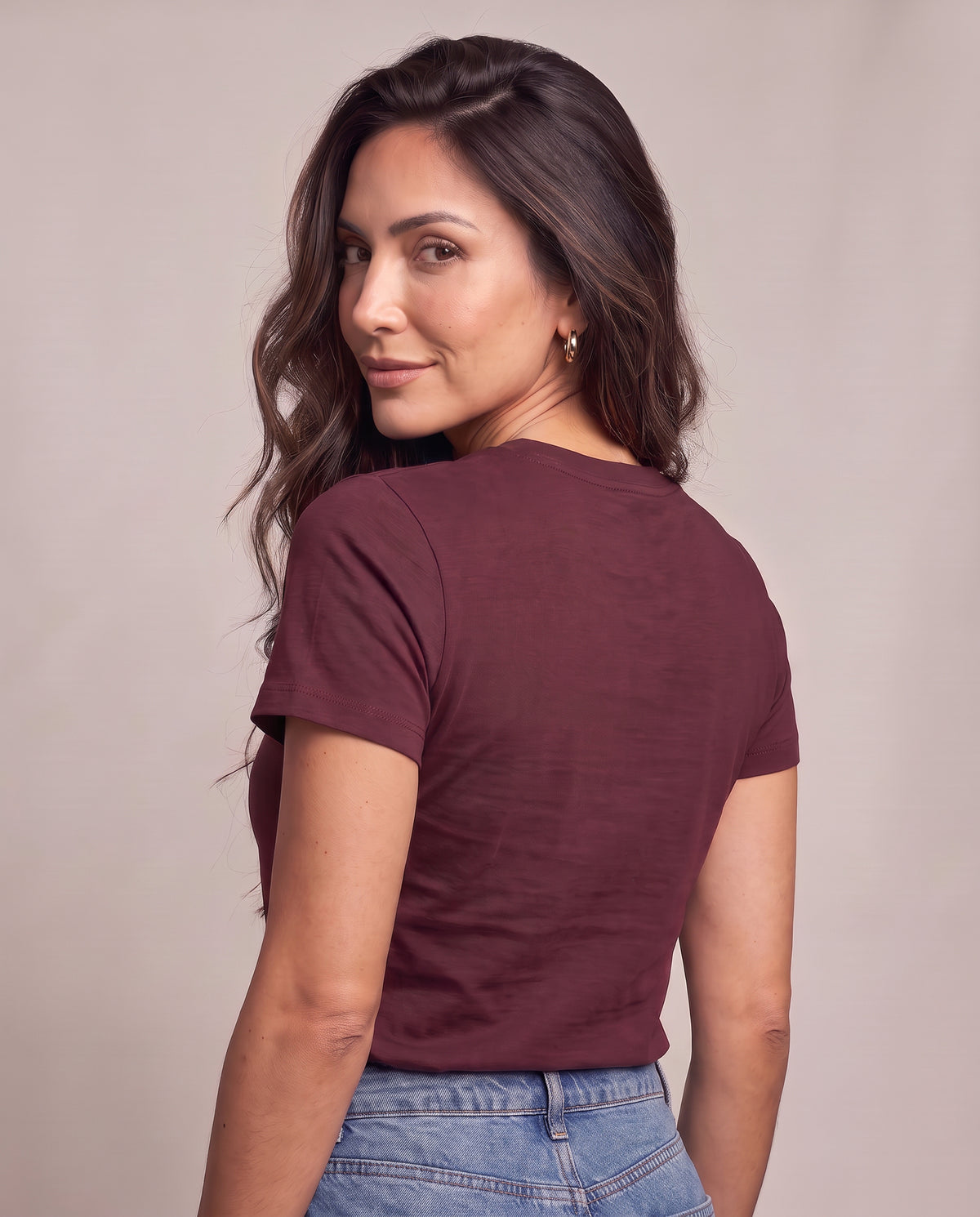 [axio-cor:bordo] Camiseta Básica Essencial Feminina AXIO bordô - vista traseira