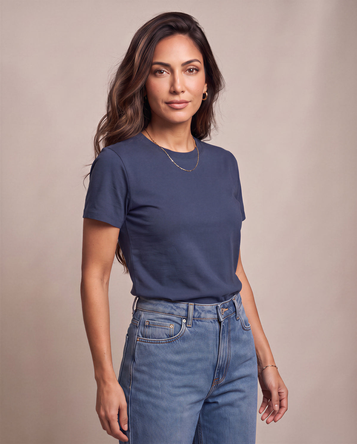 [axio-cor:azul-marinho] Camiseta Básica Essencial Feminina AXIO azul marinho - vista frontal